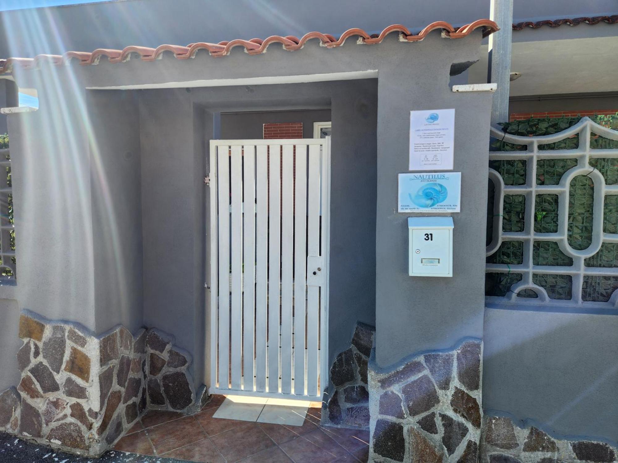 Nautilus Affittacamere Focene Exterior foto